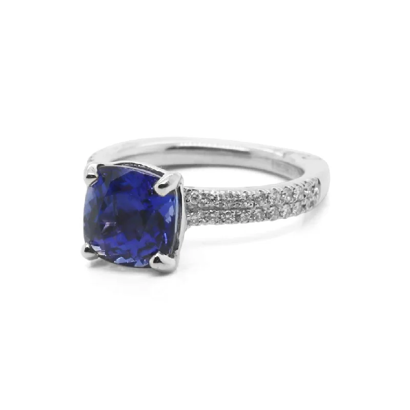 18k White Gold Double Row Diamond Band w/2.99ct Tanzanite Center Stone