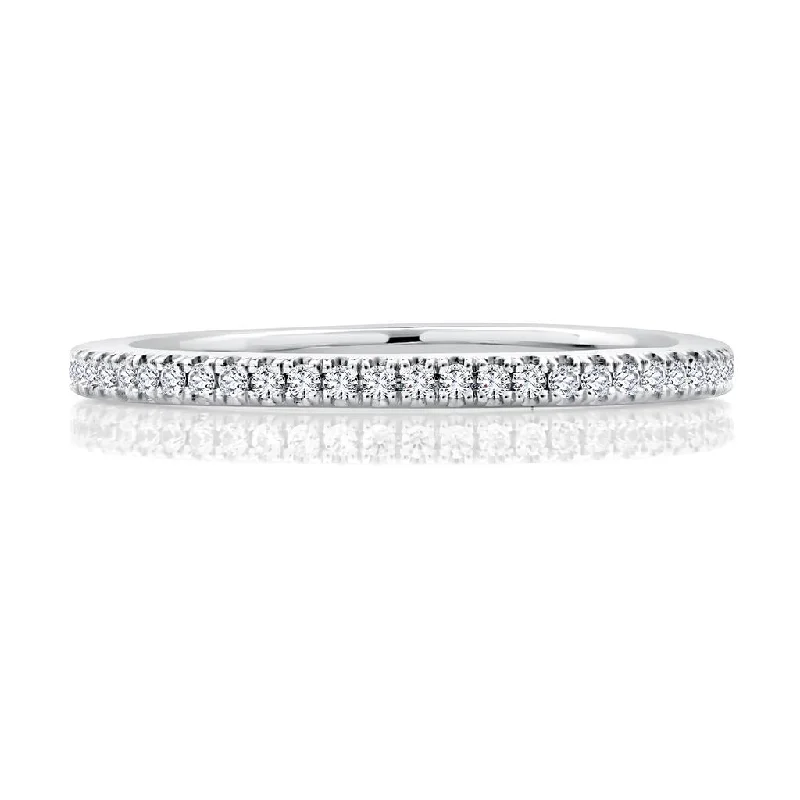 14k White Gold Diamond Band - 0.21cttw