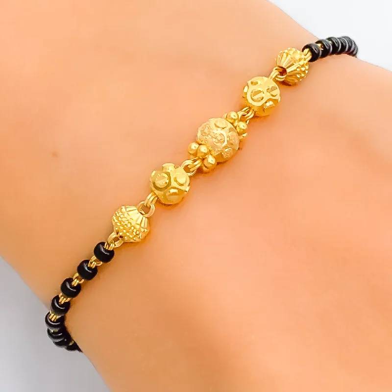 Women’s thin bracelets-Attractive Dazzling 22k Gold Black Bead Bracelet