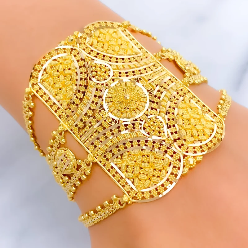 Women’s minimalistic bracelets-Radiant Extravagant 22k Gold Statement Bracelet