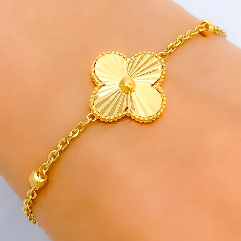 Women’s stretch bracelets-Trendy Ethereal 21k Gold Clover Bracelet