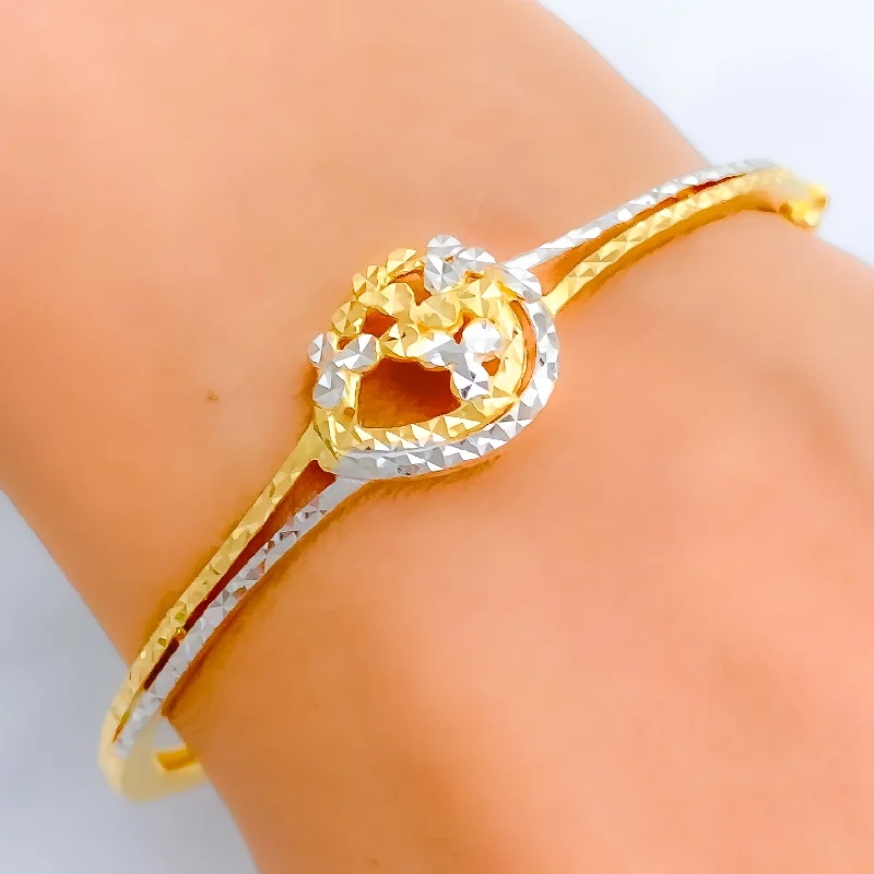 Women’s luxurious bracelets-Elegant Floral 22k Gold Bangle Bracelet