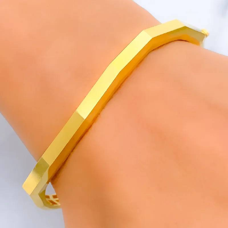 Women’s adjustable bangles-Tasteful Radiant 21k Gold Bangle Bracelet