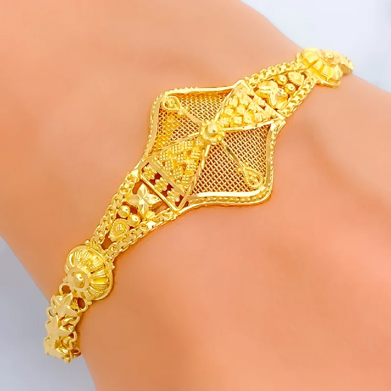 Women’s elegant bangles-Charming Intricate 22k Gold Bracelet