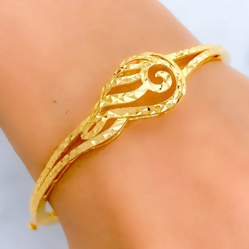 Women’s classic charm bracelets-Sparkling Gold Bangle Bracelet