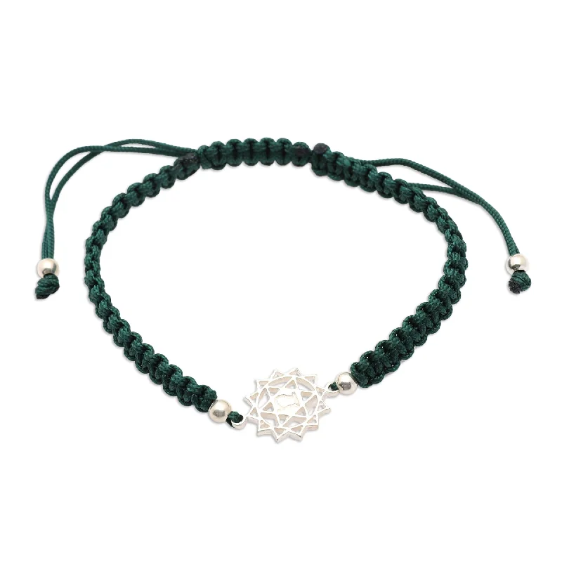 Women’s holiday bracelets-Novica Handmade Dark Green Anahata Sterling Silver Macrame Pendant Bracelet